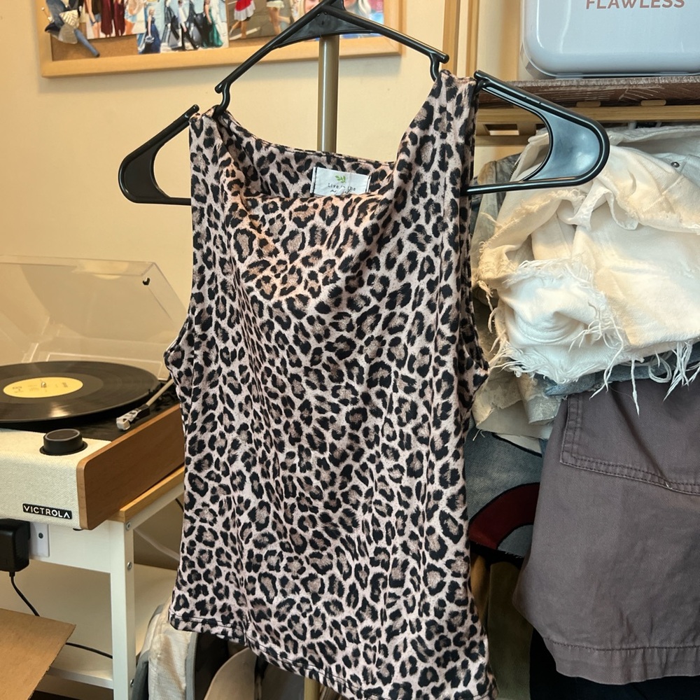 Leopard Print Sleeveless Top